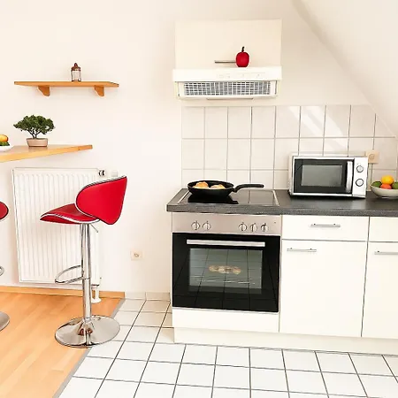 Appartement N&n - Stadt & Schlossblick Mit Eigenem Garten *