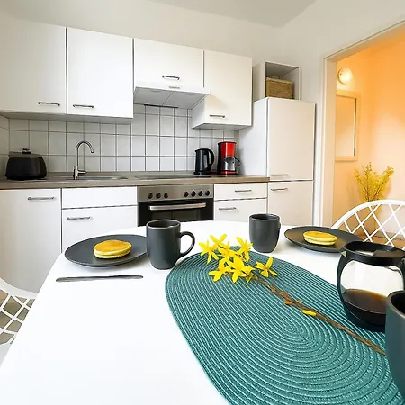 N&n Altbau-apartments Naehe Schloss & Zentrum דירה שוורין