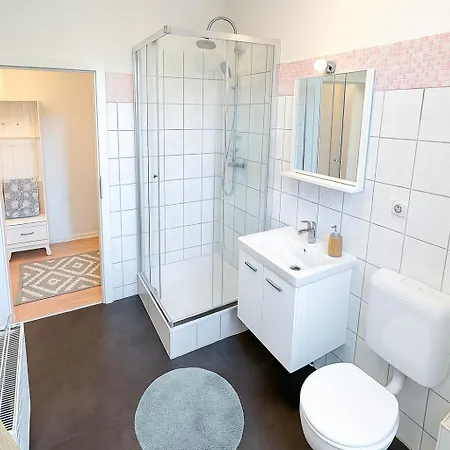 N&n - Stadt & Schlossblick Mit Eigenem Garten Апартаменти Шверін