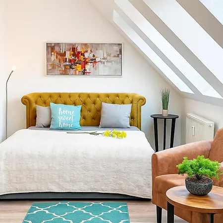 Appartement N&n - Stadt & Schlossblick Mit Eigenem Garten