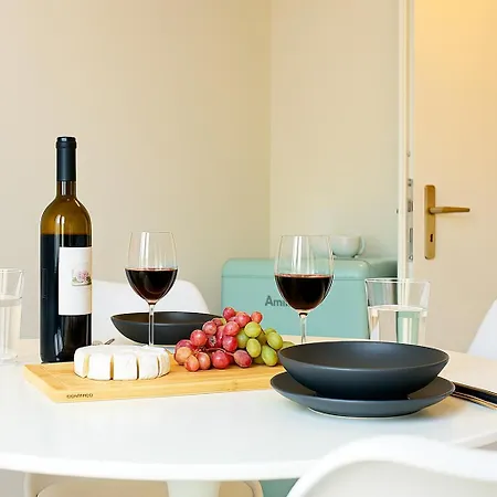 N&n Altbau-apartments Naehe Schloss & Zentrum * שוורין