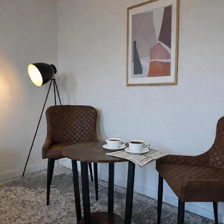 N&n Altbau-apartments Naehe Schloss & Zentrum דירה שוורין