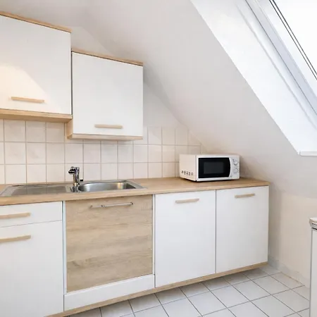 N&n Altbau-apartments Naehe Schloss & Zentrum * שוורין